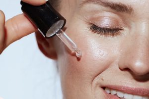 Can Niacinamide and Retinol be mixed?