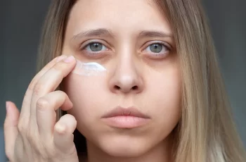 Can I use retinol cream under my eyes?