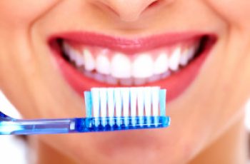 8 Ways To Avoid Gum Disease