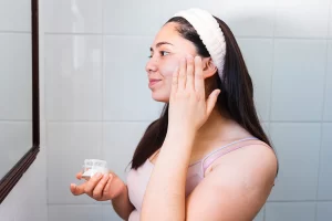 Does Face Lotion Hurt or Help Acne How To Properly Moisturize When You Have Acne Prone Skin