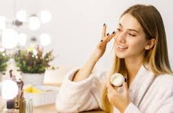 What is the role of lactobionic acid in skin care? What are its benefits?