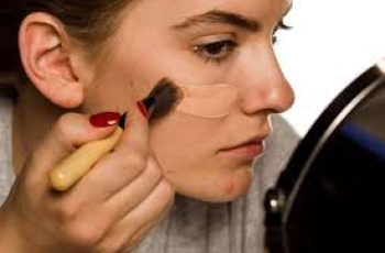 Does Makeup Affect Acne?