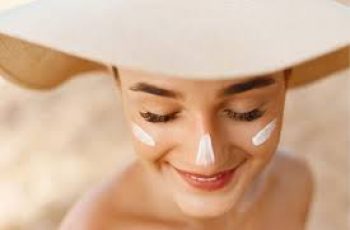 “Balancing Sunscreen Use and Vitamin D Absorption for Healthy Skin”