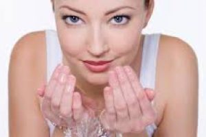 Stop Over-Cleansing: How to Use Oil-Based Cleansers the Right Way for Dry Skin