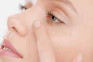 Essential Eye Care Tips for a Healthy Skincare Routine
