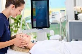 CryoAesthetic Skincare Breakthrough: Glacial Rx Fights Spots and Redness