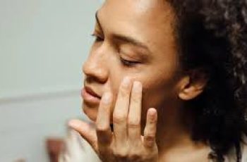 Confused by Retinol and Retinoids? Here’s What You Need to Know Confused by Retinol and Retinoids? Here’s What You Need to Know