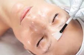 Say Goodbye to Puffy Eyes and Itchy Skin: Spring Skincare Tips That Work