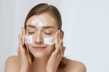Choosing the Right Cleanser: Essential Guide for Your Skincare Routine