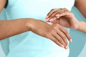 Capsaicin in Skincare: How This Spicy Compound Relieves Inflammation and More