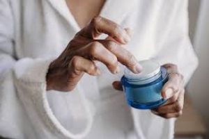 Estriol in Skincare: Benefits, Side Effects, and Best Uses
