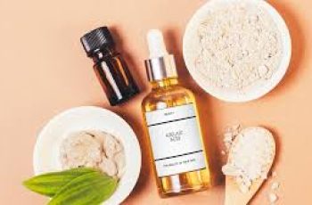 Azelaic Acid Benefits: Gentle Exfoliation for Clear, Calm Skin