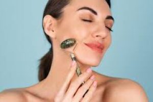 Jade Rolling: Ancient Skincare Ritual for Modern Facial Beauty