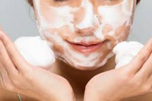 How Different Cleansers Support Your Skin’s Needs Day and Night