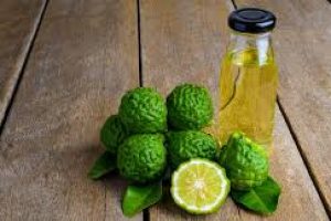 Exploring Bergamot Oil: Skincare Benefits and Sun Sensitivity Risks