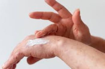 Expert Tips for Managing Dry, Atopic, and Sensitive Skin