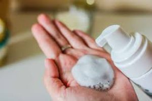 How to Choose the Best Acne Cleanser for Your Skin