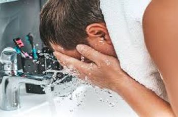 Is Your Tap Water Hurting Your Skin? Find the Best Water to Wash Your Face