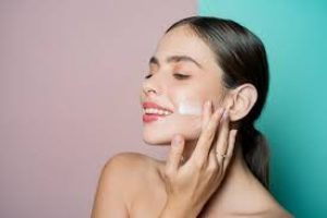 How to Layer Azelaic Acid and Vitamin C Safely